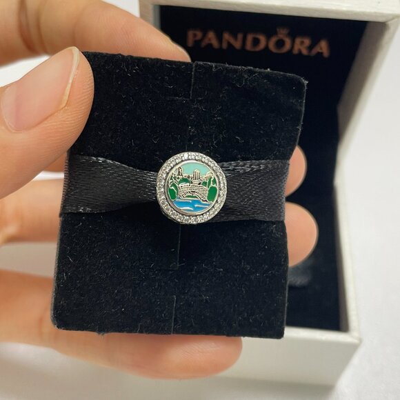 Pandora Jewelry - Pandora The Heart New York City Exclusive Charm Bead